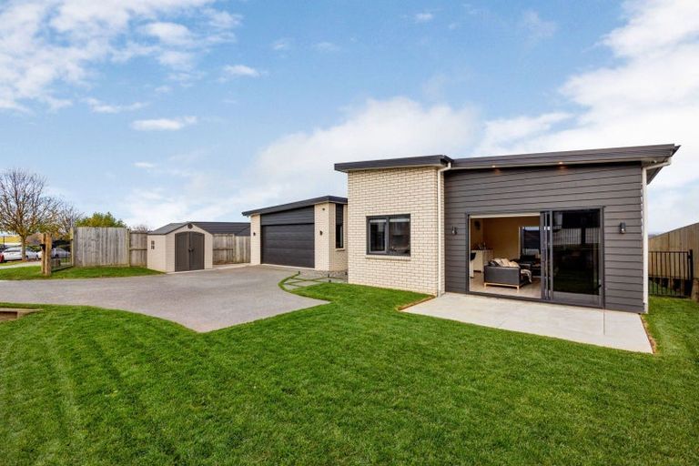 Photo of property in 10 Kapua Crescent, Rototuna North, Hamilton, 3210