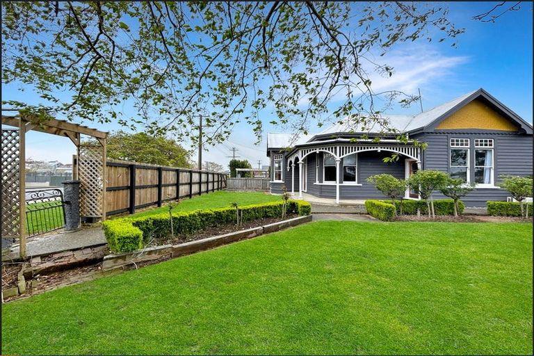 Photo of property in 224 Park Street, Winton, 9720