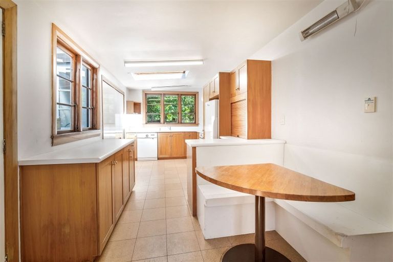 Photo of property in 1 Broadleaf Lane, Heathcote Valley, Christchurch, 8081