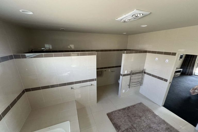 Photo of property in 34 Holcombrooke Lane, Welcome Bay, Tauranga, 3175