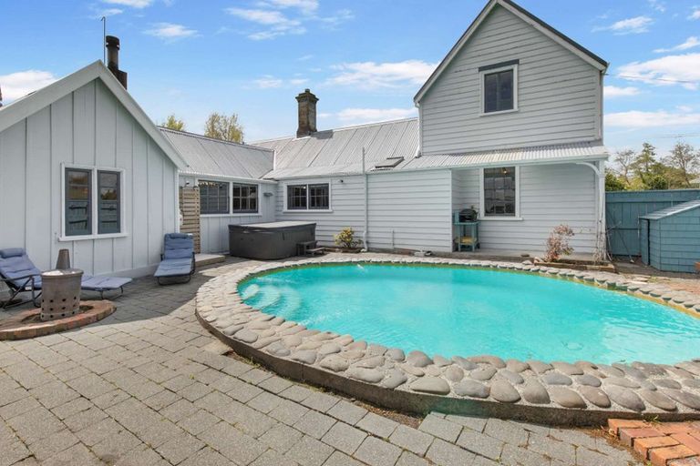 Photo of property in 15 Daniell Street, Bulls, 4818