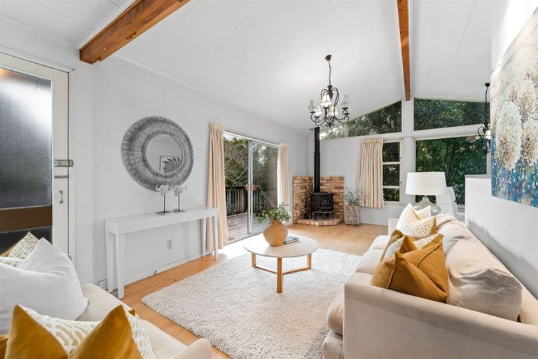 Photo of property in 1/80a Park Rise, Campbells Bay, Auckland, 0630