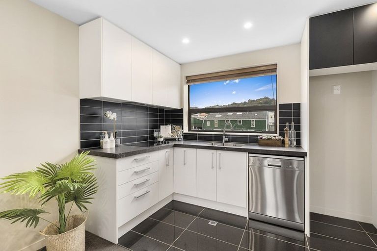 Photo of property in 17/31 Princess Terrace, Newtown, Wellington, 6021