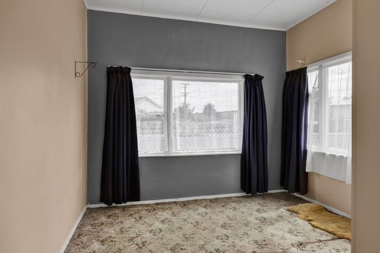 Photo of property in 18 Cornwall Street, Patea, 4520