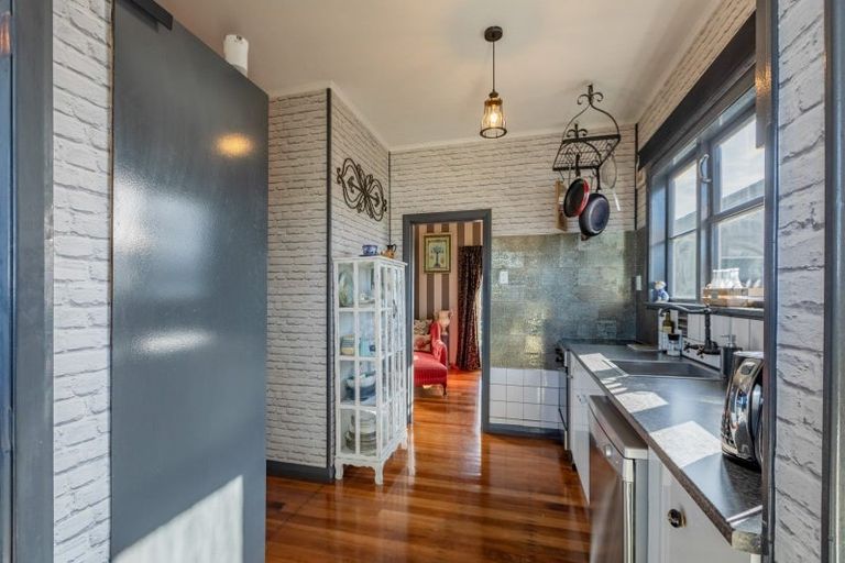 Photo of property in 79 Latham Street, Marewa, Napier, 4110