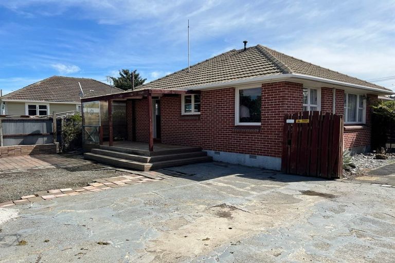 Photo of property in 12 Farquhars Road, Redwood, Christchurch, 8051