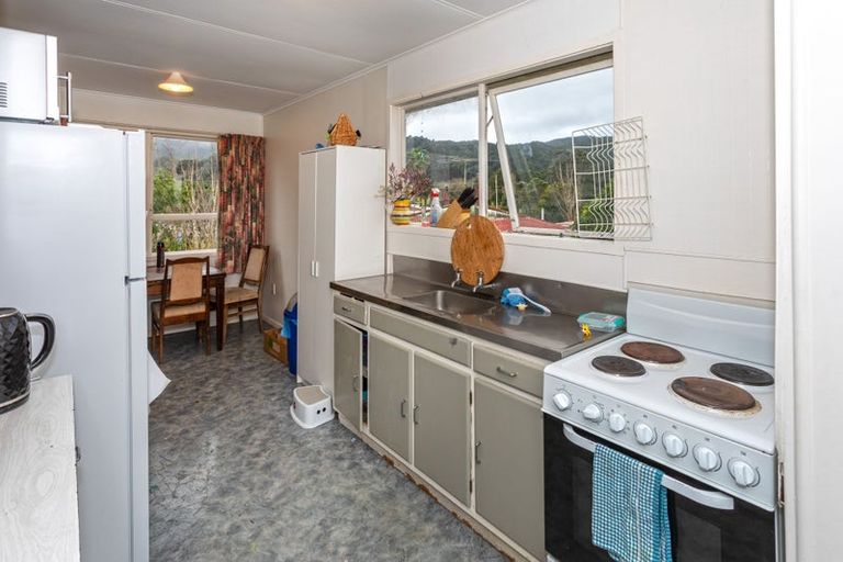 Photo of property in 105 Huaroa Street, Coromandel, 3506