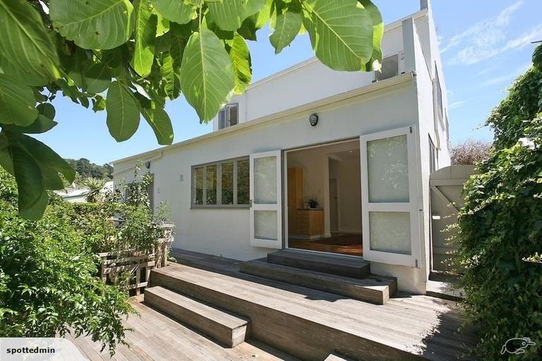 Photo of property in 12 Mahoe Street, Eastbourne, Lower Hutt, 5013