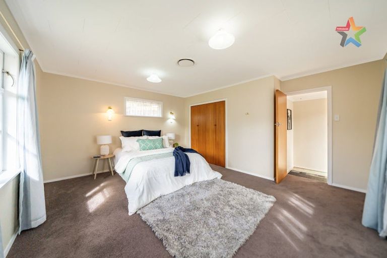 Photo of property in 9 The Square, Manor Park, Lower Hutt, 5019
