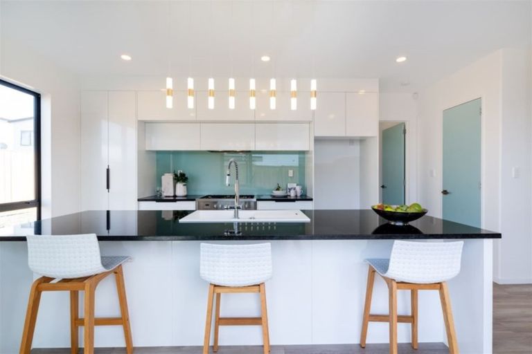 Photo of property in 5 Greenfinch Road, Hobsonville, Auckland, 0616