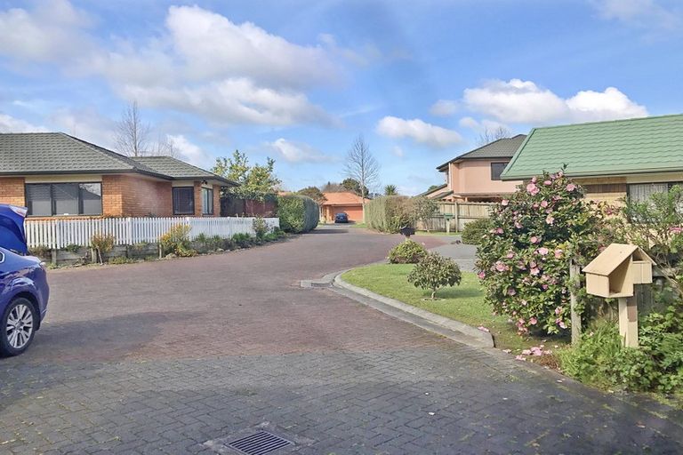 Photo of property in 17 Emmerdale Avenue, Papakura, 2110