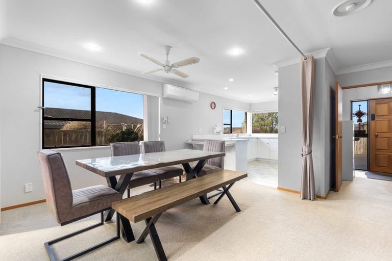 Photo of property in 1/66 Picasso Drive, West Harbour, Auckland, 0618