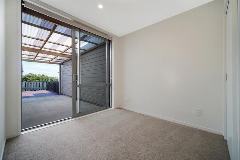 Photo of property in 64b Crestview Rise, Papakura, 2110