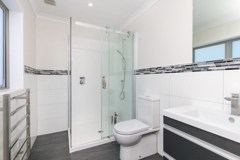 Photo of property in 90 Endeavour Drive, Whitby, Porirua, 5024