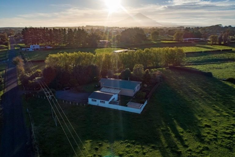 Photo of property in 10 Conway Road, Eltham, 4322