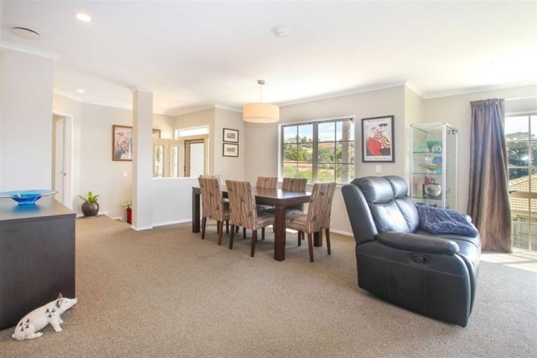 Photo of property in 10 Westminster Gardens, Unsworth Heights, Auckland, 0632