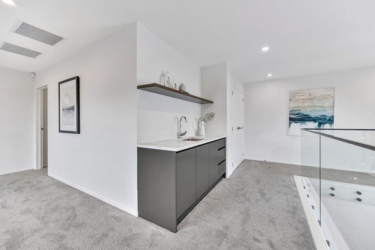 Photo of property in 11 Alexandra Street, Riverhead, 0820