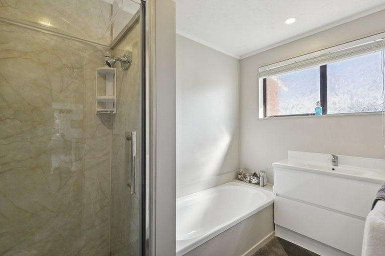 Photo of property in 1/104-106 Madras Street, Khandallah, Wellington, 6035