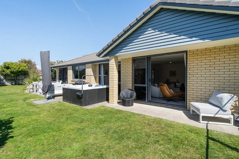 Photo of property in 9 Carrington Drive, Papamoa Beach, Papamoa, 3118