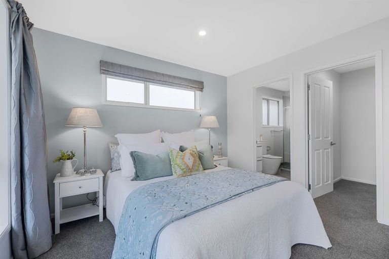 Photo of property in 5 Gilders Grove, Heathcote Valley, Christchurch, 8022