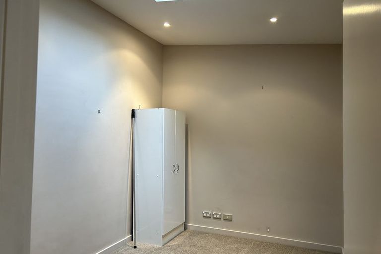 Photo of property in The Terraces, 12/9 Humber Street, Pandora, Napier, 4110