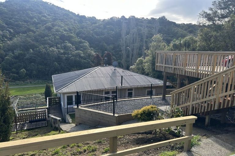 Photo of property in 22 Hampden Street, Picton, 7220
