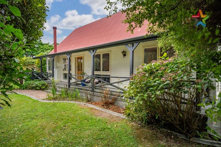 Photo of property in 3 Mcenroe Grove, Naenae, Lower Hutt, 5011