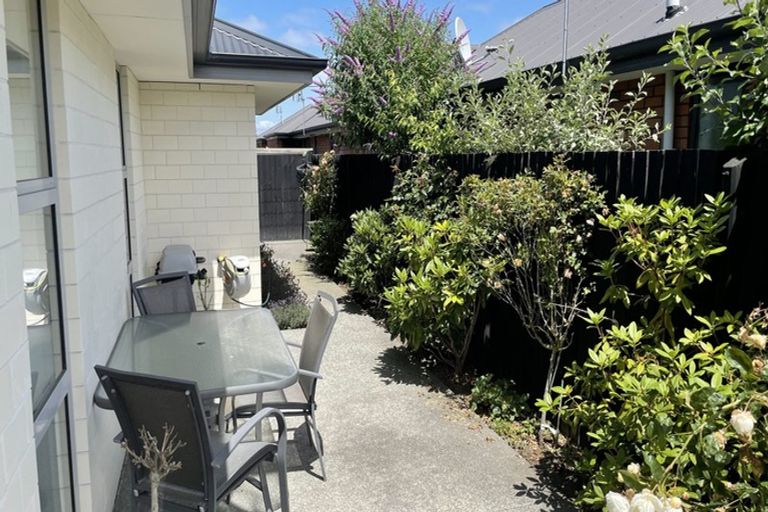 Photo of property in 3/502 Harewood Road, Harewood, Christchurch, 8051