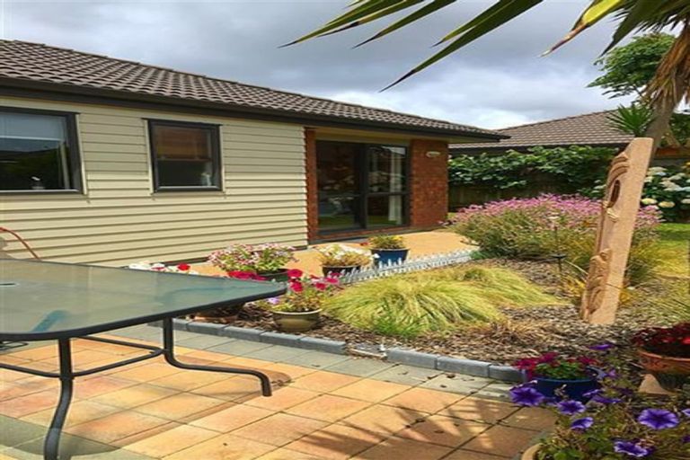 Photo of property in 174 Wattle Farm Road, Wattle Downs, Auckland, 2103