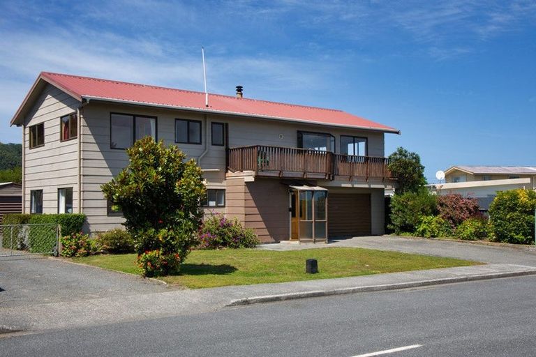 Photo of property in 2 Takahe Drive, South Bay, Kaikoura, 7300