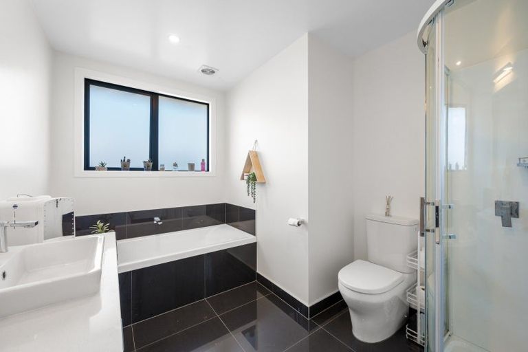 Photo of property in 4 Pennycook Place, Lake Hawea, Wanaka, 9382