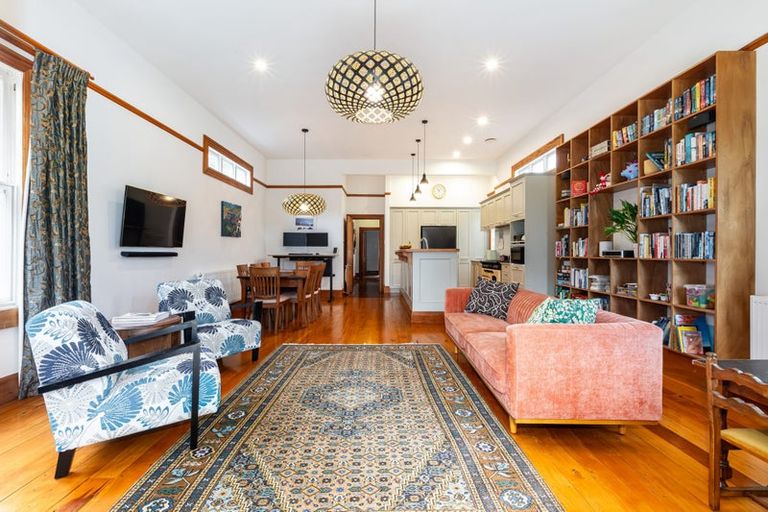 Photo of property in 24 Garfield Street, Brooklyn, Wellington, 6021