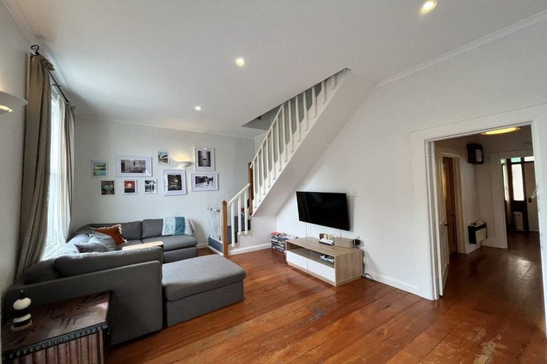 Photo of property in 149 Wellesley Road, Napier South, Napier, 4110