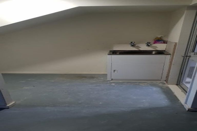 Photo of property in 1/3 Grove Road, Addington, Christchurch, 8024