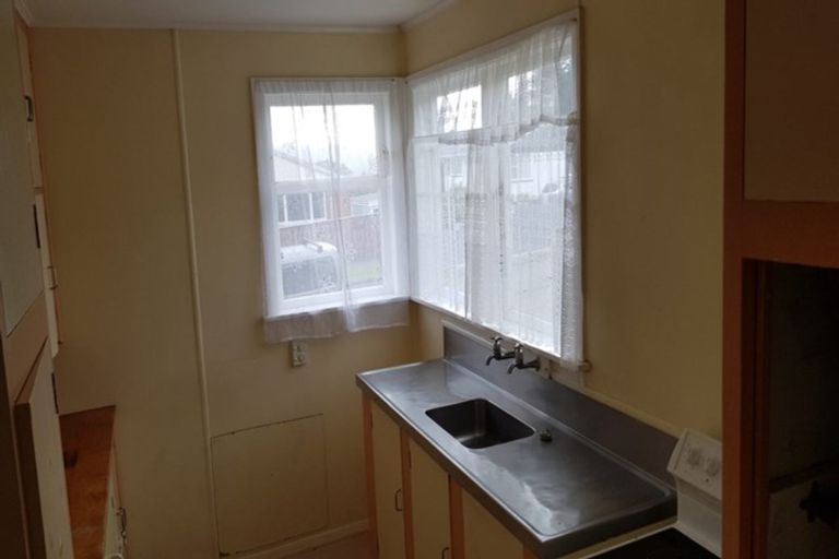 Photo of property in 66-68 Waihora Crescent, Waitangirua, Porirua, 5024