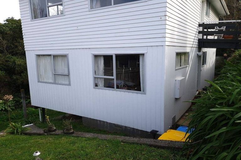 Photo of property in 6 Penryn Drive, Camborne, Porirua, 5026