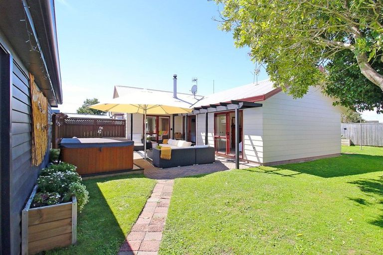 Photo of property in 51a Collins Road, Melville, Hamilton, 3206