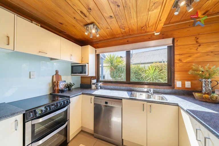 Photo of property in 19a Miromiro Road, Normandale, Lower Hutt, 5010