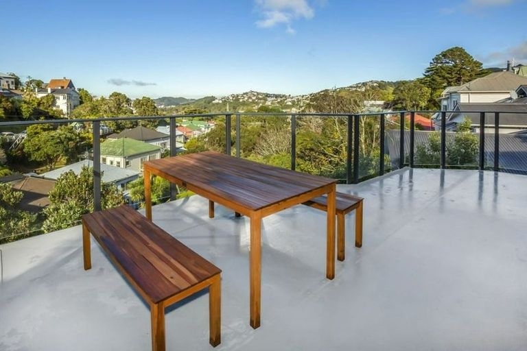 Photo of property in 149 Kelburn Parade, Kelburn, Wellington, 6012
