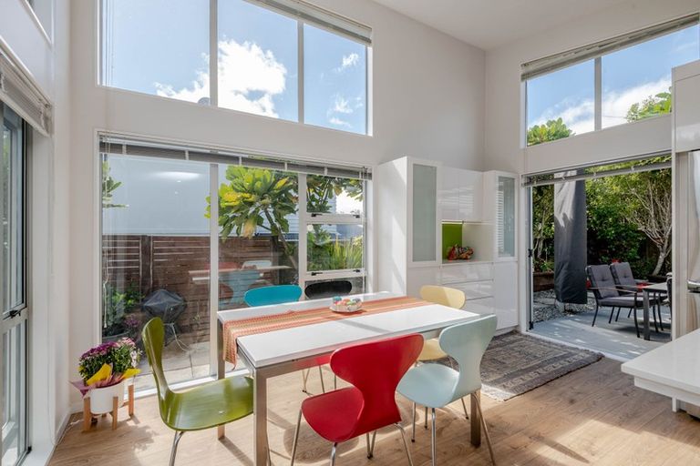 Photo of property in 7 Winsley Terrace, Churton Park, Wellington, 6037