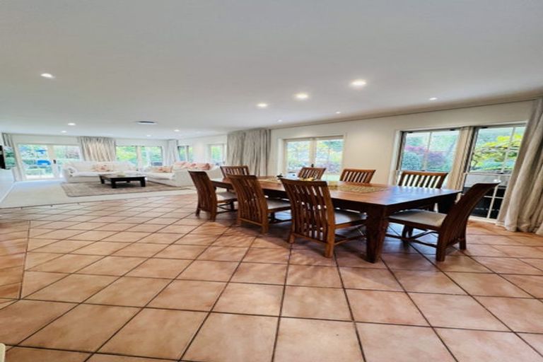 Photo of property in 1098 Peak Road, Helensville, 0875