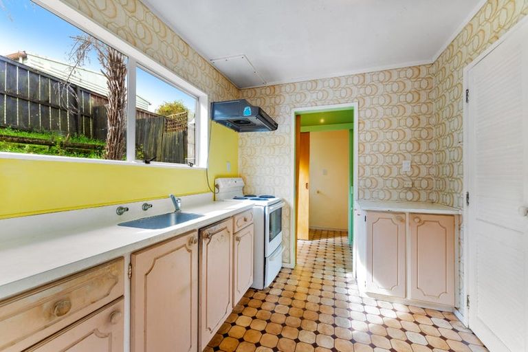 Photo of property in 39 Kohekohe Street, New Lynn, Auckland, 0600