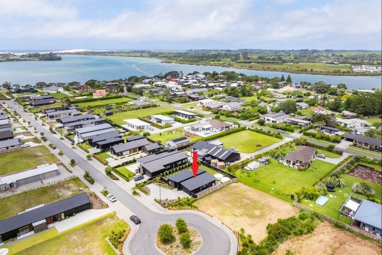 Photo of property in 37 William Gilbert Drive, Mangawhai, 0505