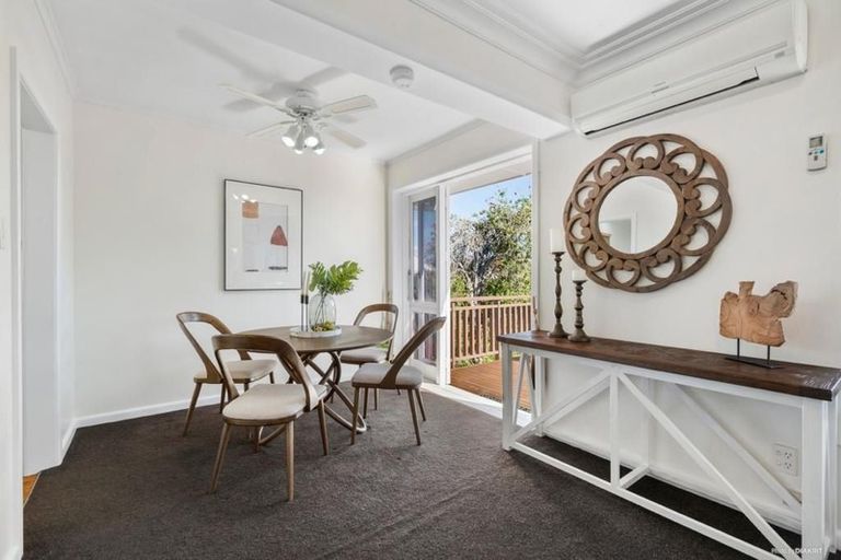 Photo of property in 2/2 Napoleon Avenue, Milford, Auckland, 0620