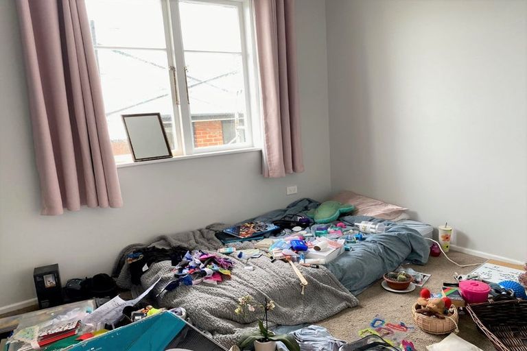 Photo of property in 20 Taipari Road, Te Atatu Peninsula, Auckland, 0610