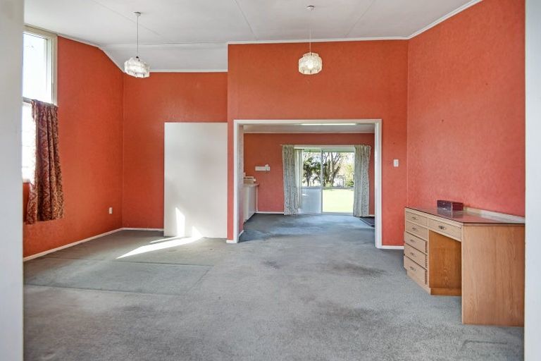 Photo of property in 28 Suther Street, Waverley, 4510