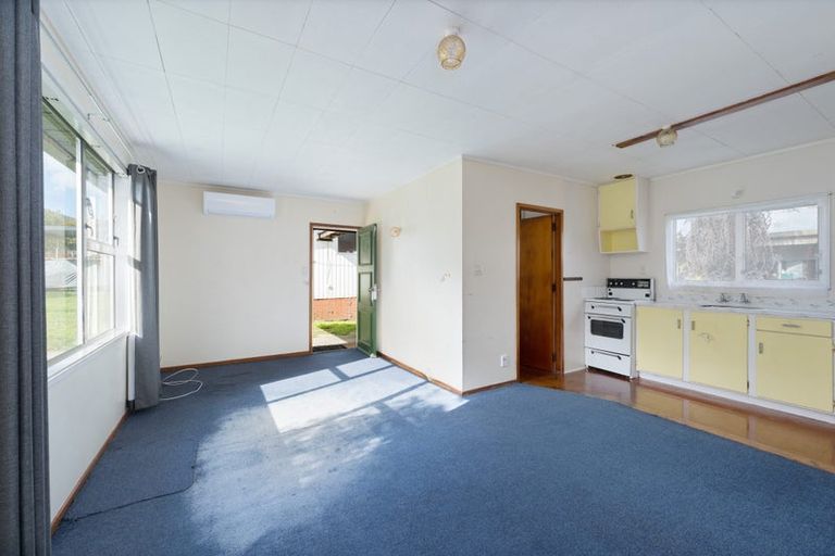 Photo of property in 1/60a View Road, Henderson, Auckland, 0612