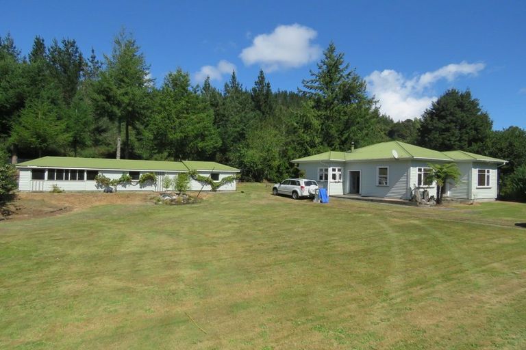 Photo of property in 21 Grey Road, Reefton, 7830