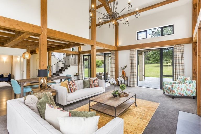 Photo of property in 7 Whangaparaoa Road, Red Beach, 0932