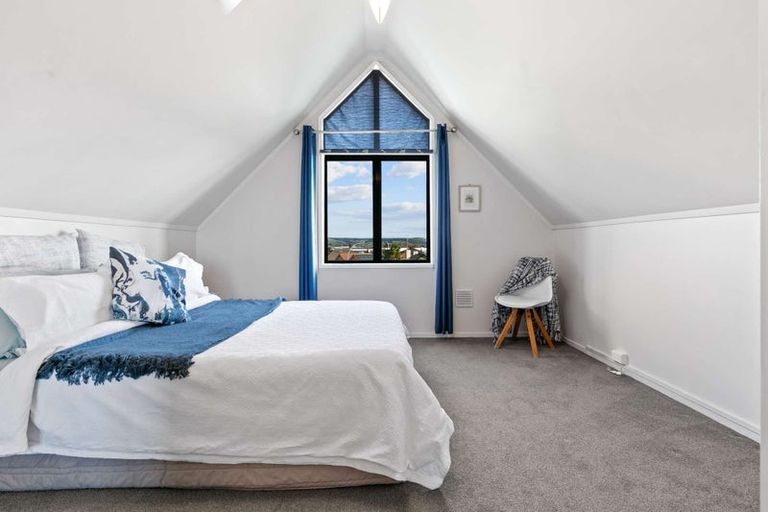 Photo of property in 2 Waitawa Place, Lynmore, Rotorua, 3010